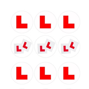 Op de afbeelding: Twaalf ronde stickers met een rode L erop gedrukt. Zes stickers hebben een enkele L en zes stickers hebben twee L's.