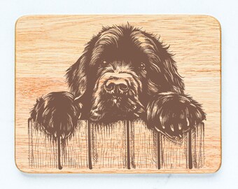 Tabla de cortar de madera de caucho con diseño de perro Terranova grabada con láser