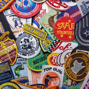 PATCHBOMB PACK Vintage und NOS bestickte Patches für Jeansjacken Hosen Letterman Verschiedenes Value Mystery Box