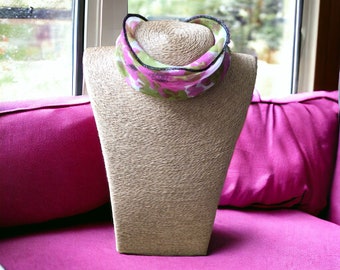 Collier foulard en mousseline de soie /collier femme /collier bohème chic /cache-cou/cache-cicatrice/cadeaux fête des mères /chokers
