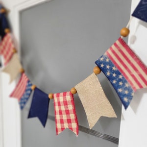 Americana Decor, Patriotic Decor, 4th of July Decor, Americana Garland, Patriotic Garland, Farmhouse Decor, Mantle Garland, Farmhouse