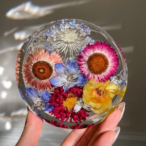 4" ronde presse-papier | Kunsthars bloemenconservering | Conservering bruidsbloemen | Conservering bruiloftsbloemen | Harsonderzetters | Harsornament