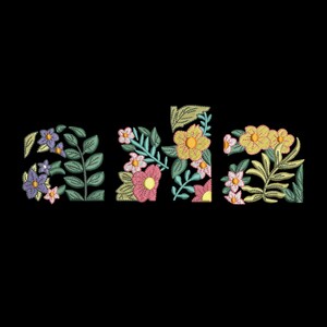 Könnte beinhalten: Gesticktes Blumendesign, das das Wort "ala" in einer stilisierten Schriftart schreibt. Die Buchstaben sind mit bunten Blumen und Blättern in Lila-, Rosa-, Gelb- und Grüntönen gefüllt, vor einem schwarzen Hintergrund.