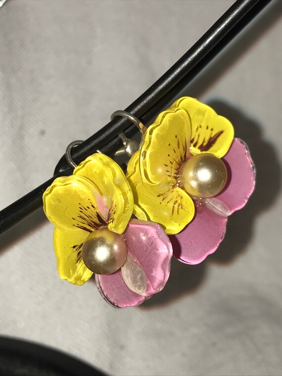 1940’s VINTAGE CORO Pink & Yellow Pansy Screw back