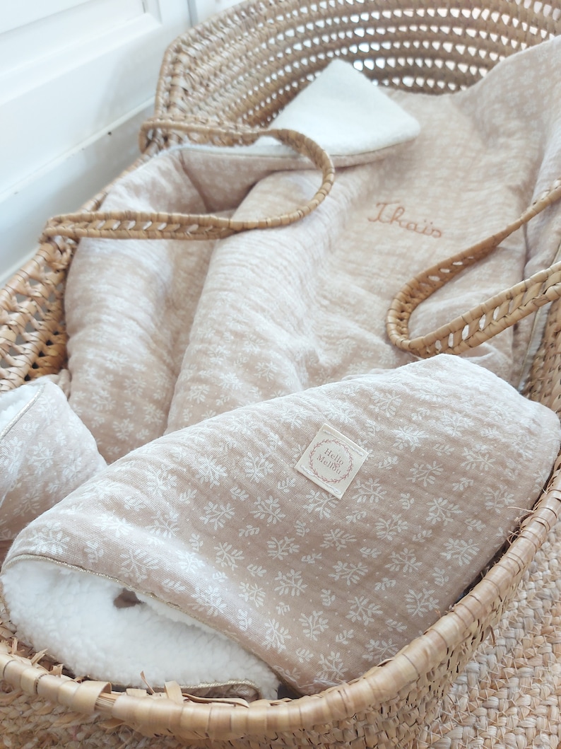 Couverture chaude personnalisée pour bébé en coton double gaze brodé facultatif à la main et fausse fourrure mouton image 8