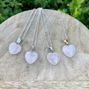 Pink Rose Quartz Heart Pendant Necklace, Heart Necklace, Minimalist Gemstone Necklace, Crystal Heart Jewelry, Mother&#39;s Day Gift