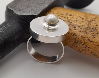 statement silver ring with white pearl,modern pearl ring,originl designed ring,handmade silver ring, pearl ring,artisan handcrafted ring