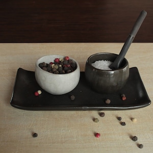 Small ceramic salt and pepper set, Handmade salt and pepper bowls, wabi sabi ceramics, Tableware, Black and white salt and pepper pinch pots