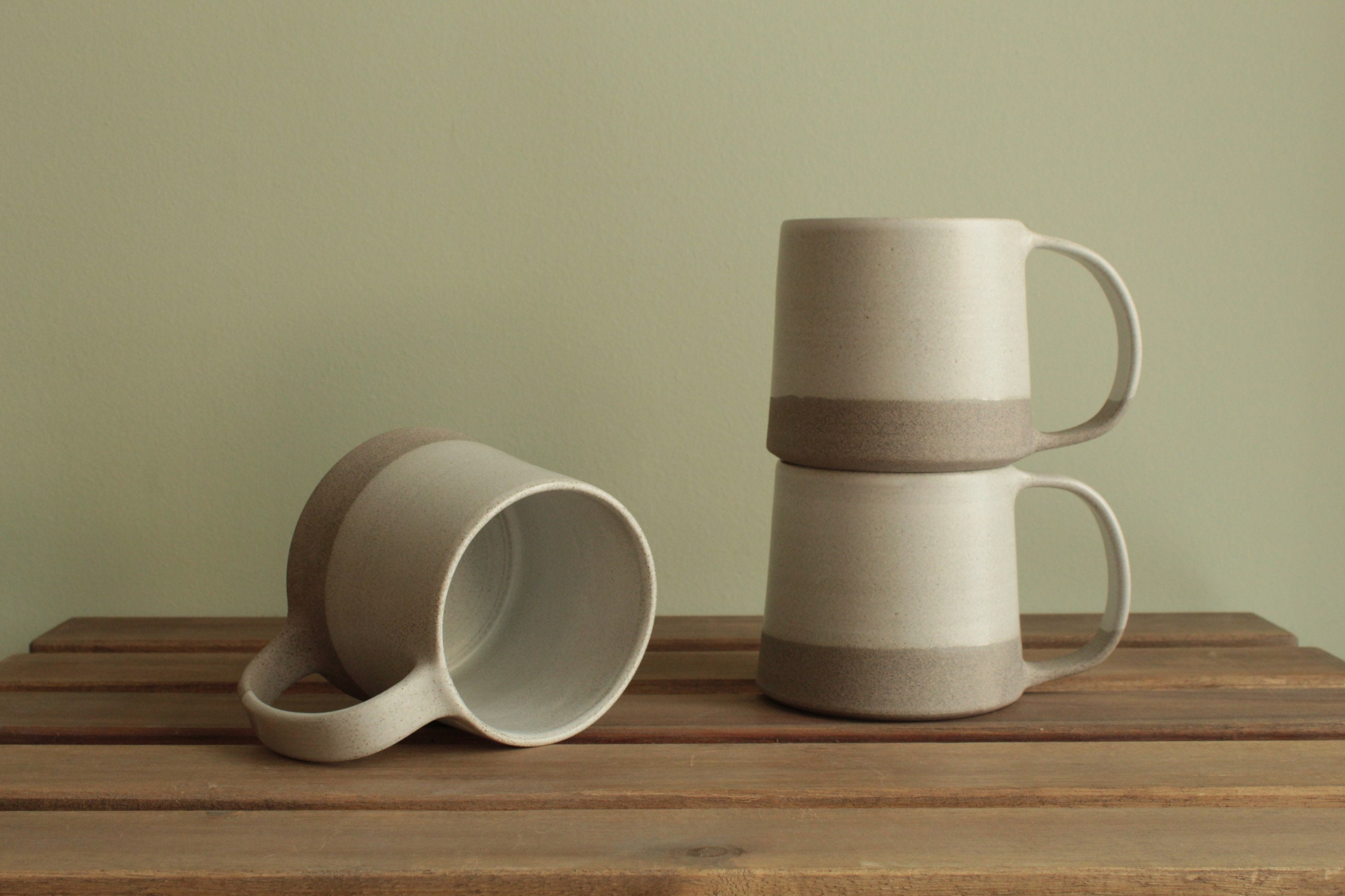 Tasse Blanche avec Base Grise, Tasse à Café en Céramique Faite La Main, Grès Minimaliste, Moderne, T
