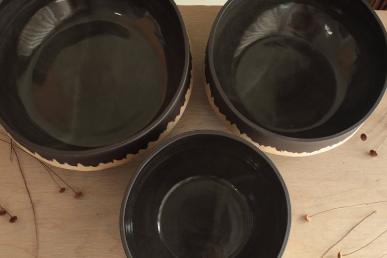 Large decorative/serving ceramic bowl with stripe, Handmade stoneware bowl, Big bowl, Black bowl, Home decor,Ceramic centerpiece, Salad bowl image 7