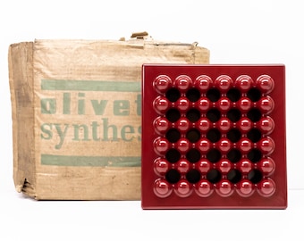 OLIVETTI SYNTHESIS Ashtray – Ettore Sottsass (1973) – New Old Stock – Red Melamine with Original Box