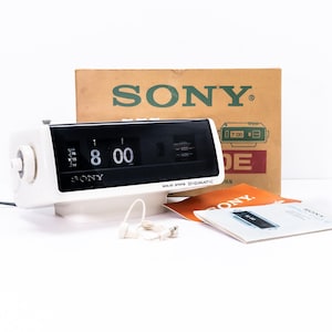 Brand NEW! - Extremely Rare New Sony Digimatic 8RC-110E - 1972! Fully Working Flip Radio Alarm Clock (220V/50Hz) - AM band 530-2605 kHz (MW)