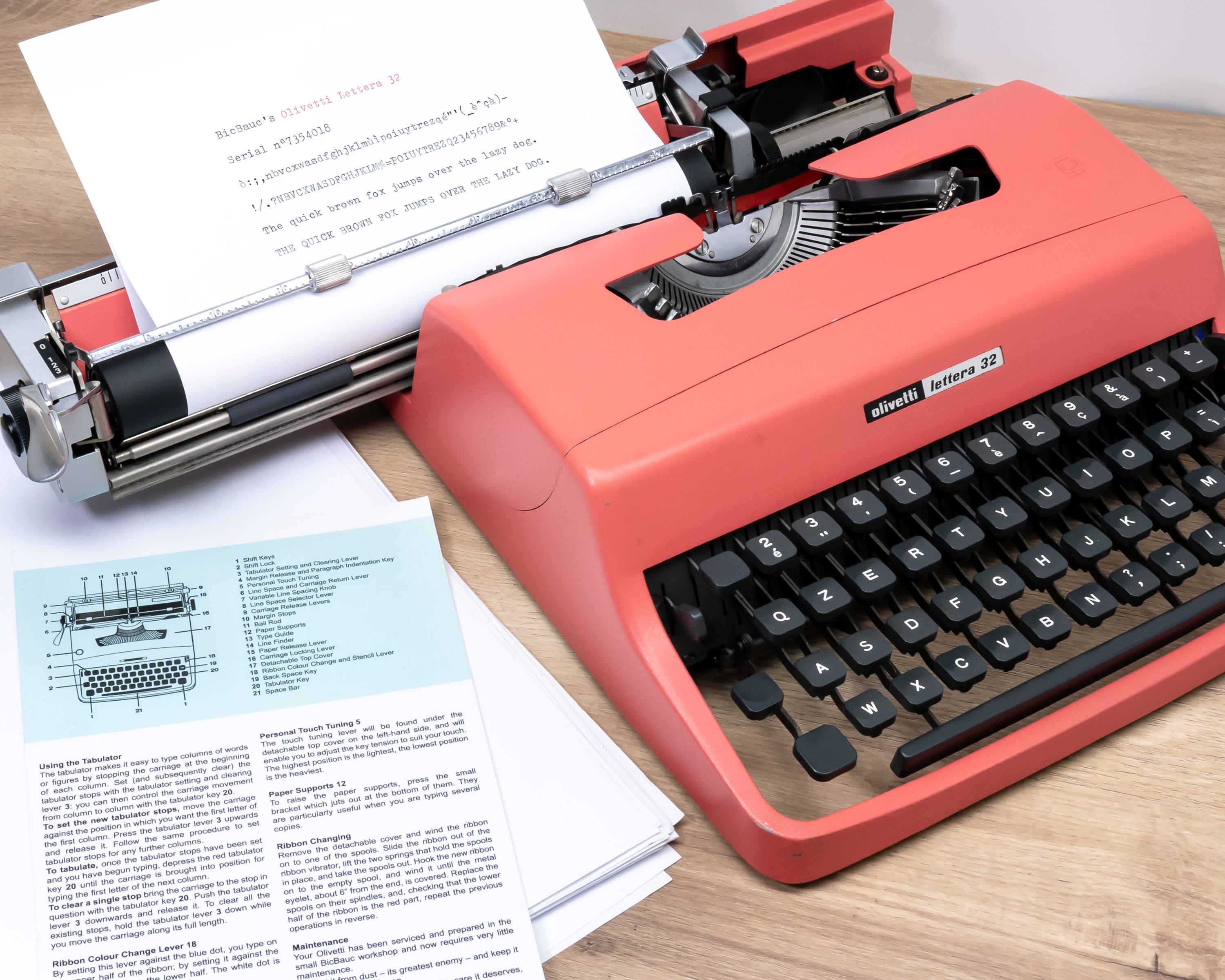 Olivetti LETTERA 32 タイプライター（1974年製、ウォーターメロン