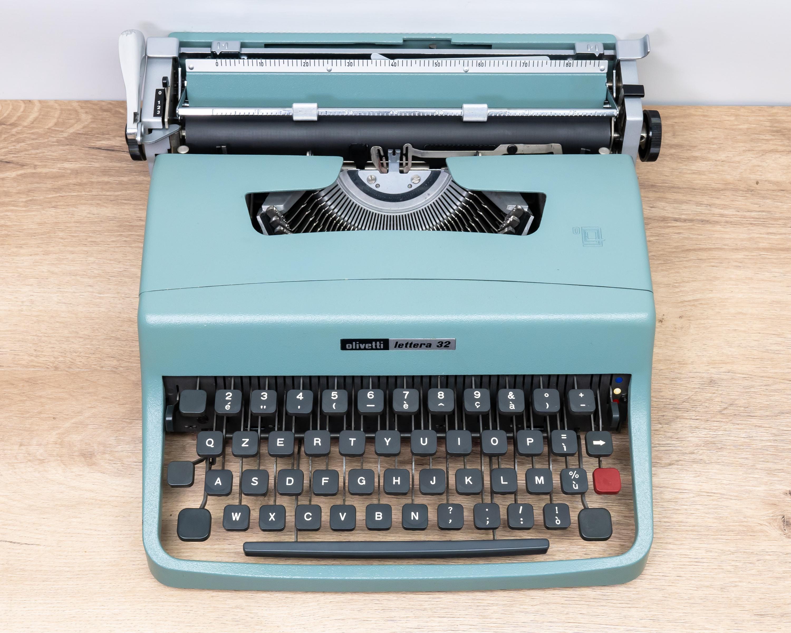 Olivetti LETTERA 32 Typewriter (1970, Teal Blue) - Made in Italy