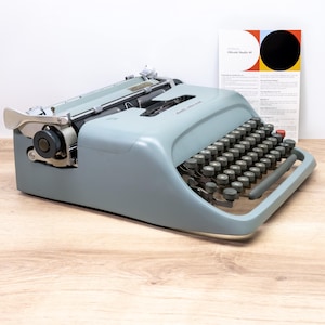 【入手困難】Olivetti オリベッテイ Studio 44 タイプライター Olivetti studio 44 - Etsy 日本