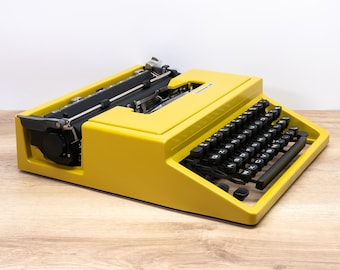 OLIVETTI UNDERWOOD 310 Typewriter (1980s, Mustard Yellow) - Vintage Manual Portable - Carefully Serviced and Ready to Type