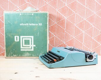 Very Rare First Series OLIVETTI LETTERA 32 1965! Made in Italy Blue Manual Portable Perfect Working Typewriter With Original Cardboard Case