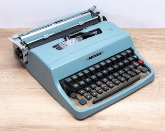 QWERTY - Olivetti LETTERA 32 Typewriter (1970) - Rare QWERTY Keyboard - Carefully Serviced and Ready to Type