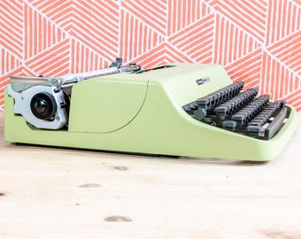 OLIVETTI LETRA 32 1973! Máquina de escribir portátil de trabajo perfecto, manual, verde, fabricada en Italia