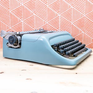 OLIVETTI STUDIO 44 1964! Made in Italy Manual Portable Perfect Working Typewriter - Serial 495980