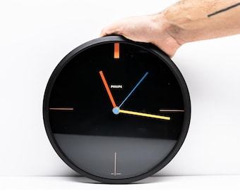 PHILIPS HR 5682 Quartz Wall Clock (1980s) - Made in West Germany Vintage Retro Minimalistic - Fully working — BicBauc Eclectic Find