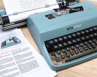 Vintage Olivetti Lettera 41 off White Typewriter - Good Condition