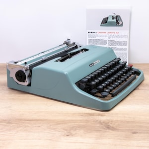 Olivetti LETTERA 32 タイプライター（1970年製、ティールブルー