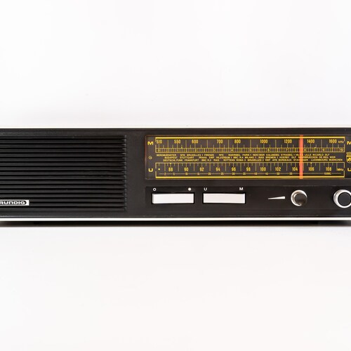 1975! - shops GRUNDIG RF 210 - Fully Working Made in Germany Vintage White Table Top Radio