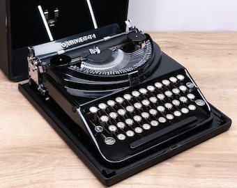 1937 OLIVETTI MP1 (ICO) Typewriter – First Olivetti Portable – Black & Chrome – Original Wooden Case – Carefully Serviced and Ready to Type