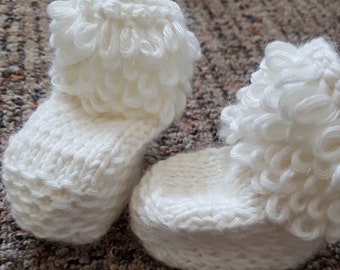 Knitted Baby Booties, Newborn baby shoes, unisex, baby shower gift, natural wool