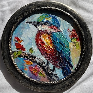 Martín pescador, redondo de 6”, marco de fundición a mano, pintura al óleo empastada