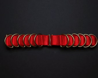 Satin choker with multiple D-rings and hook at the front