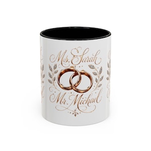 Taza de café con anillos de boda entrelazados de la Sra. Sarah y el Sr. Michael / Taza personalizada con nombres en cursiva