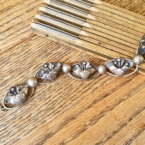 Vintage JEWEL ART Company Sterling Silver BRACELET // Open Work Floral Design