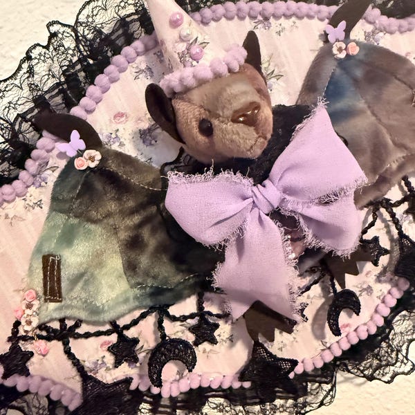 Bat Plushie Taxidermy/Wall Plaque Home Bedroom Bathroom Decor