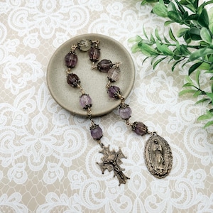 Unsere Liebe Frau von Guadalupe Single-Decade Taschen-Rosenkranz | Phantom Amethyst | Massiv Bronze | Katholisches Geschenk | Gebetskette | Tenner Rosenkranz
