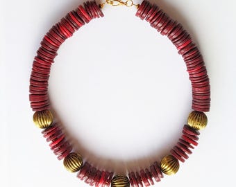 Colar discos de coco vermelho, contas africanas, colar étnico feito à mão exclusivo, cores de outono