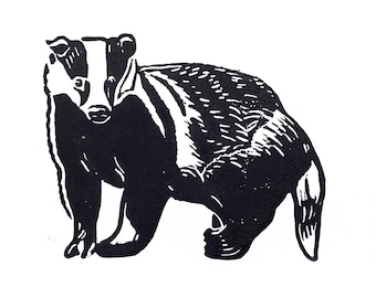 Grabado en linóleo en blanco y negro de un tejón