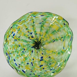 1 Stück Mundgeblasener Glasteller im Murano-Stil, 32 cm - gelbe Wiesenblüte
