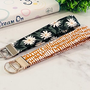 Fall Key fob Wristlet 1” Custom Keychains, Key Fob, Floral Key Fob, Gift for Her, Wristlet Lanyard for Women, teachers