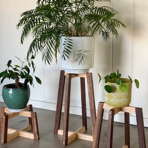 Short plant stand, plant stool, plant stand, wood planter, indoor plant  stand, small stand, plant shelf, gift for plant lover, plant shelf