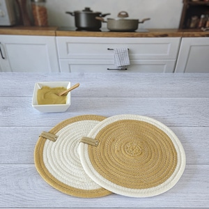 Round trivet