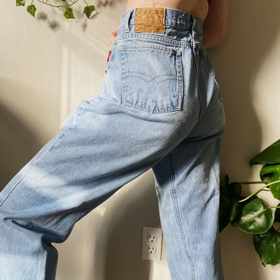 Mom jeans, cute mom jeans, medium wash mom jeans,