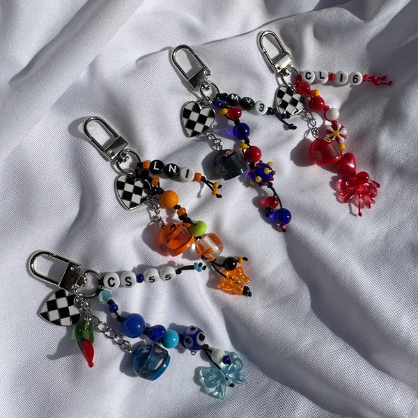 F1 Driver Helmet Keychain: Beaded Formula 1 Bag Charm