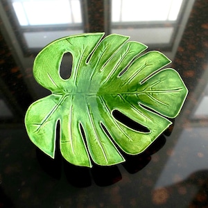 Handmade green ceramic monstera leaf dish 8.5x7 inch
