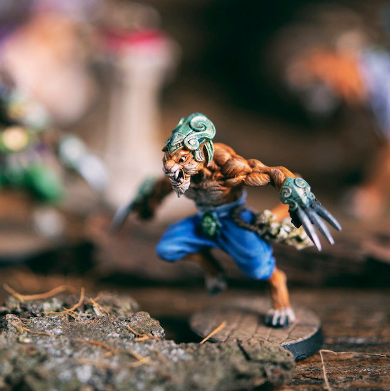 the Conqueror of Darkness miniature Ife DnD miniatures Dungeons and dragons D/&D tabletop miniatures Get FREE Wooden RPG engraved BOX