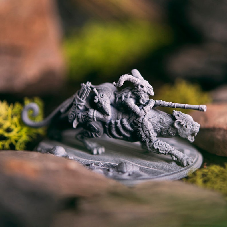 the Conqueror of Darkness miniature Ife DnD miniatures Dungeons and dragons D/&D tabletop miniatures Get FREE Wooden RPG engraved BOX