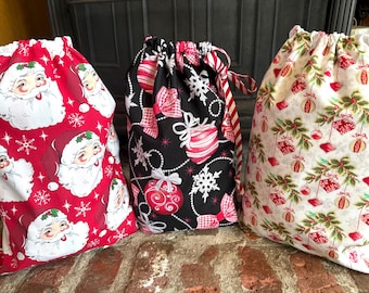 Bolsa de regalo navideña reutilizable de tela en varios patrones diferentes, sacos navideños con cordón para Papá Noel, tamaño gigante de 2,75 pies de alto