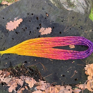 Zomerdreads Synthetische dreadlocks extensions DE of SE set paars roze geel