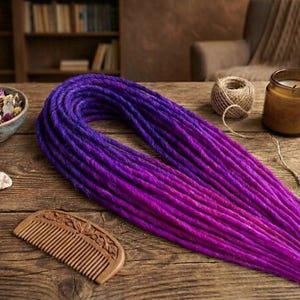 Extensiones de rastas sintéticas moradas ombré